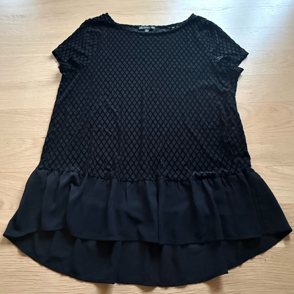 Adrianna Papell Black Velvet Diamond Pattern Peplum Blouse- Size M